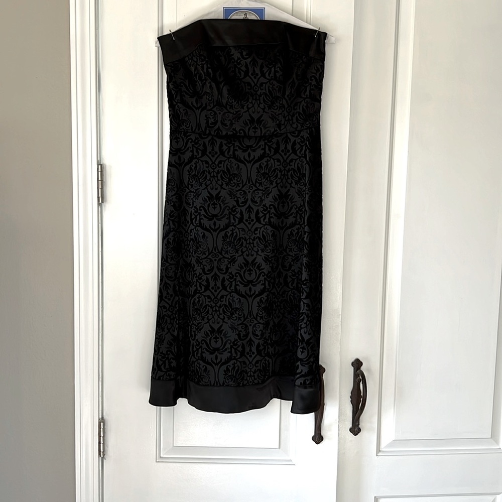 EUC White House Black Market strapless dress.